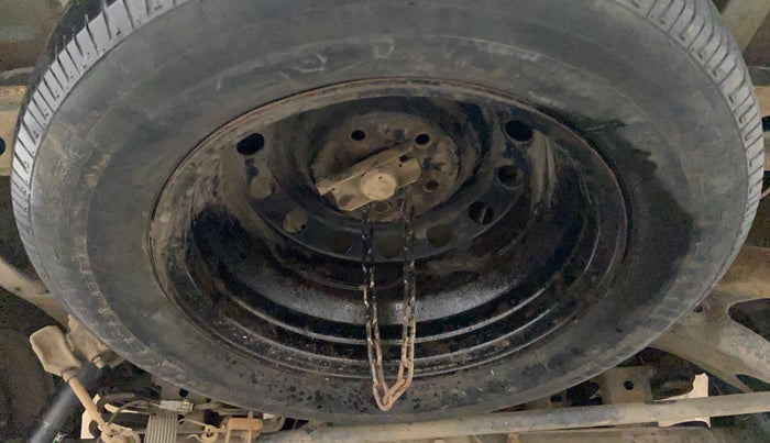 2012 Toyota Innova 2.5 GX 8 STR BS IV, Diesel, Manual, 1,70,571 km, Spare Tyre