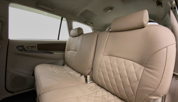 2012 Toyota Innova 2.5 GX 8 STR BS IV, Diesel, Manual, 1,70,571 km, Right Side Rear Door Cabin