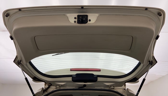 2012 Toyota Innova 2.5 GX 8 STR BS IV, Diesel, Manual, 1,70,571 km, Boot Door Open