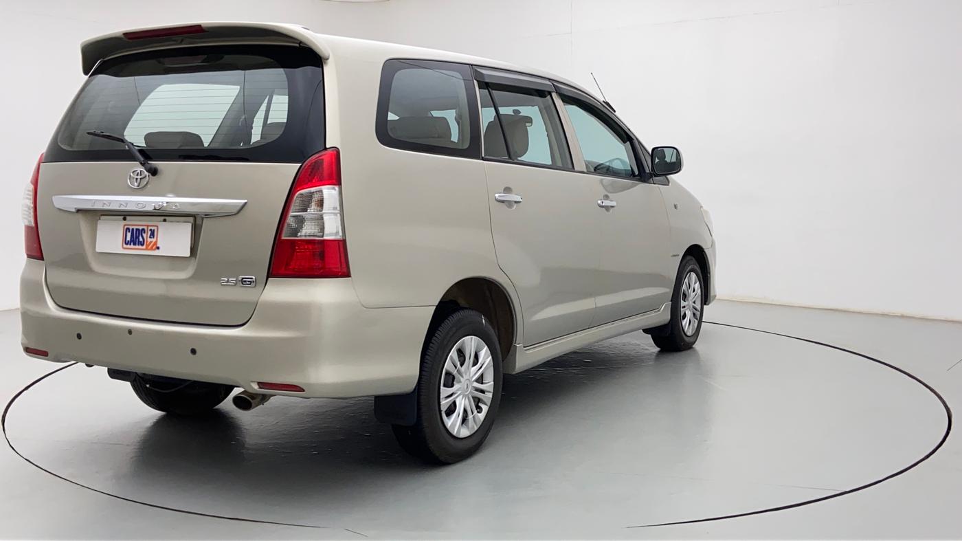 2012 Toyota Innova 2.5 GX 8 STR BS IV, Diesel, Manual, 1,70,571 km, Right Back Diagonal