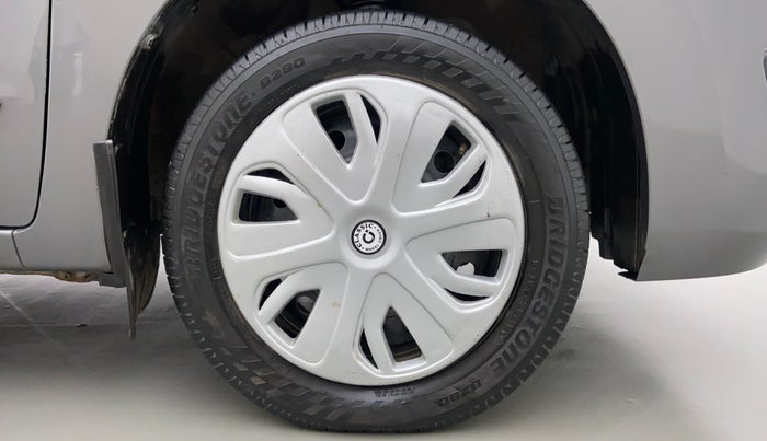 2015 Maruti Wagon R 1.0 VXI, Petrol, Manual, 39,581 km, Right Front Wheel