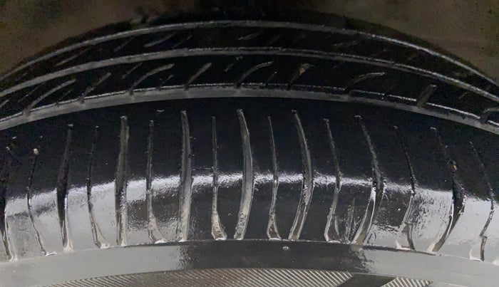 2015 Maruti Wagon R 1.0 VXI, Petrol, Manual, 39,581 km, Right Front Tyre Tread