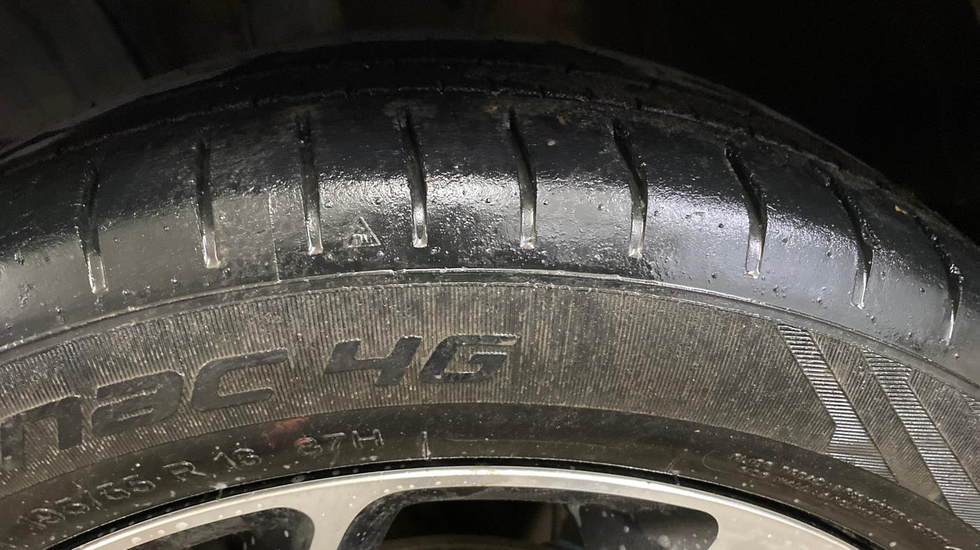 2021 Toyota Glanza G CVT, Petrol, Automatic, 38,184 km, Left Front Tyre Tread