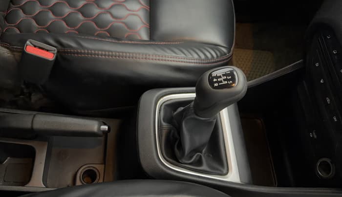 2022 Tata PUNCH ACCOMPLISHED MT, CNG, Manual, 95,049 km, Gear Lever