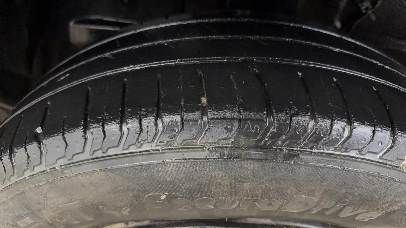 2022 Tata PUNCH ACCOMPLISHED MT, CNG, Manual, 95,049 km, Right Rear Tyre Tread