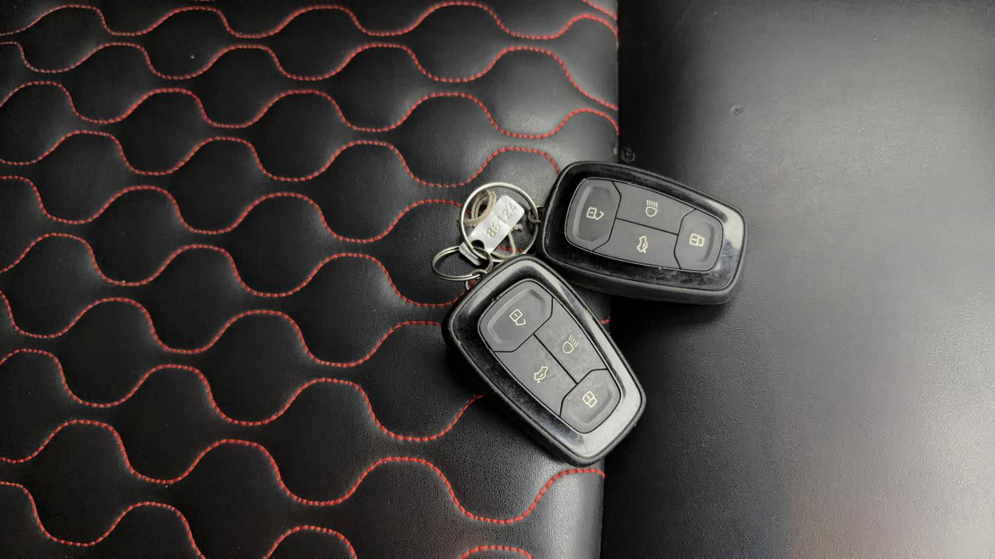 2022 Tata PUNCH ACCOMPLISHED MT, CNG, Manual, 95,049 km, Key Close Up