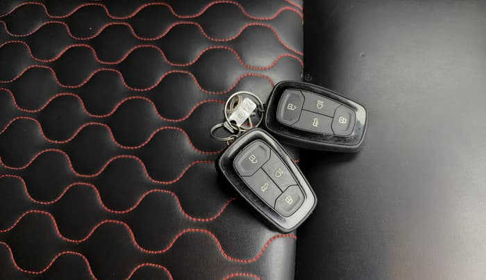 2022 Tata PUNCH ACCOMPLISHED MT, CNG, Manual, 95,049 km, Key Close Up