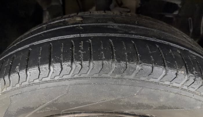 2022 Tata PUNCH ACCOMPLISHED MT, CNG, Manual, 95,049 km, Right Front Tyre Tread