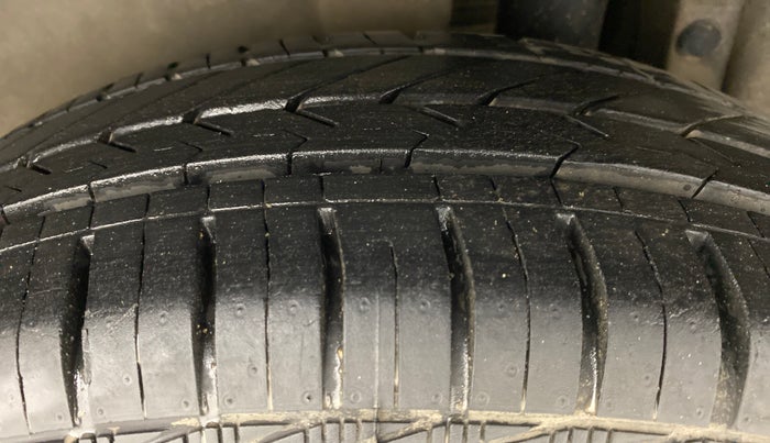 2012 Maruti Swift VXI D, Petrol, Manual, 9,365 km, Left Rear Tyre Tread