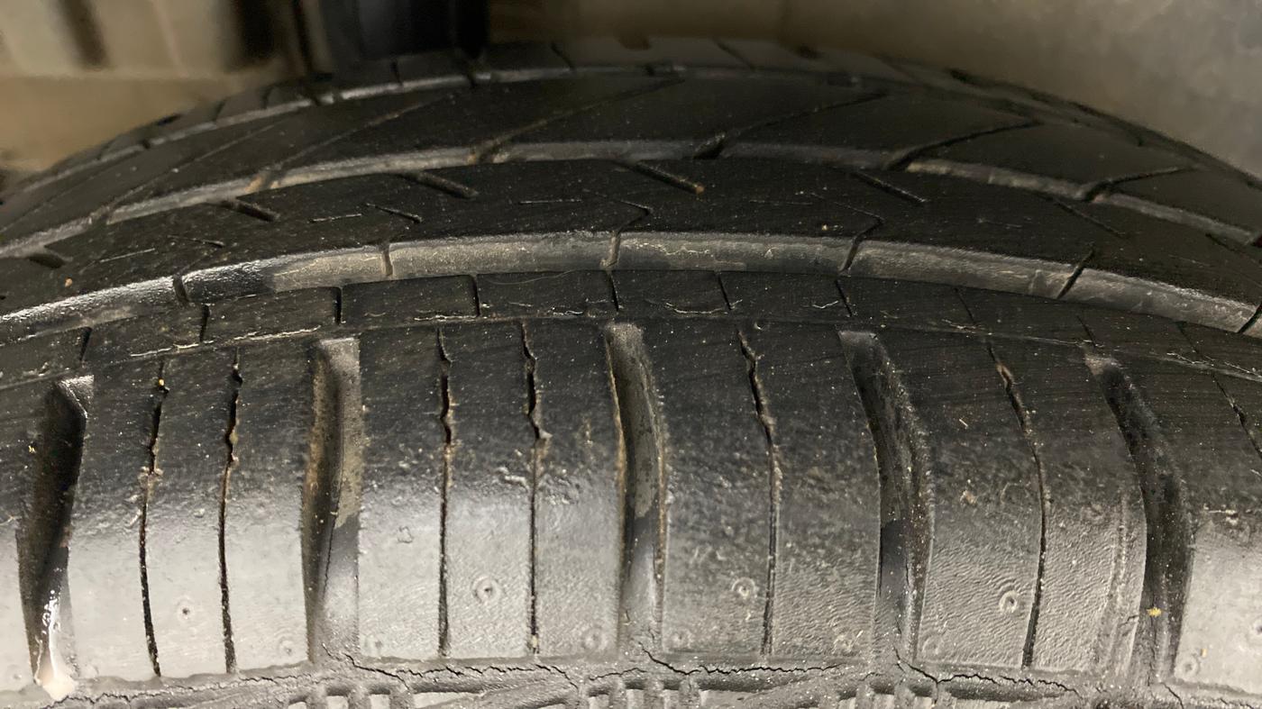 2012 Maruti Swift VXI D, Petrol, Manual, 9,365 km, Right Rear Tyre Tread