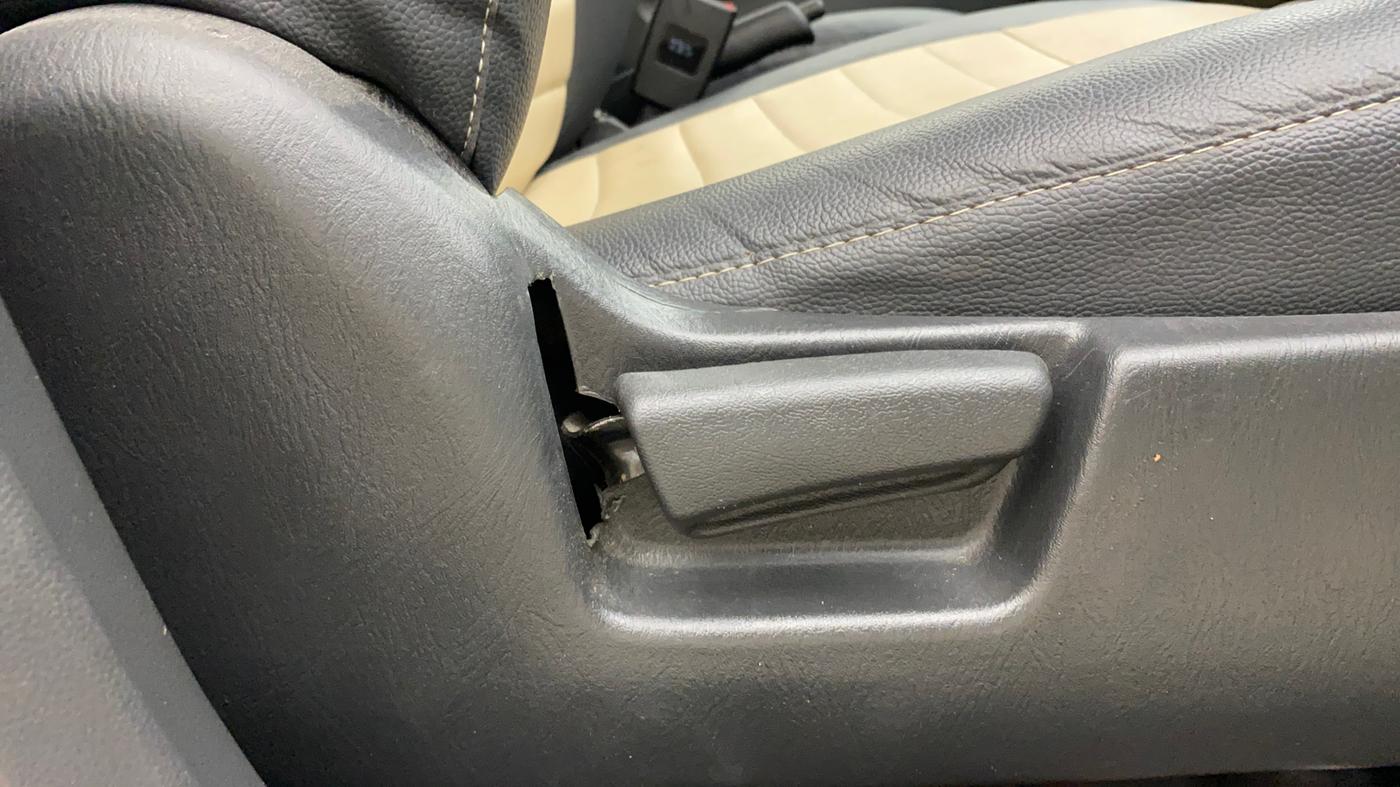 2017 Maruti Alto K10 VXI (O) AMT, Petrol, Automatic, 34,731 km, Driver Side Adjustment Panel