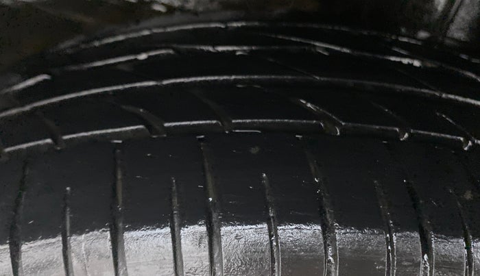 2019 Toyota YARIS V CVT, Petrol, Automatic, 34,863 km, Left Rear Tyre Tread