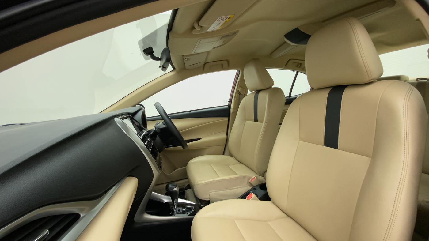 2019 Toyota YARIS V CVT, Petrol, Automatic, 34,863 km, Right Side Front Door Cabin
