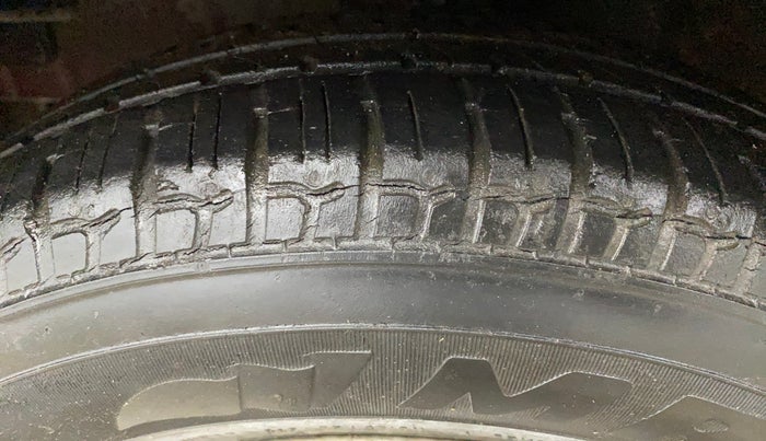 2016 Hyundai i10 ERA 1.1, Petrol, Manual, 17,957 km, Left Front Tyre Tread