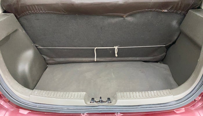 2016 Hyundai i10 ERA 1.1, Petrol, Manual, 17,957 km, Boot Inside