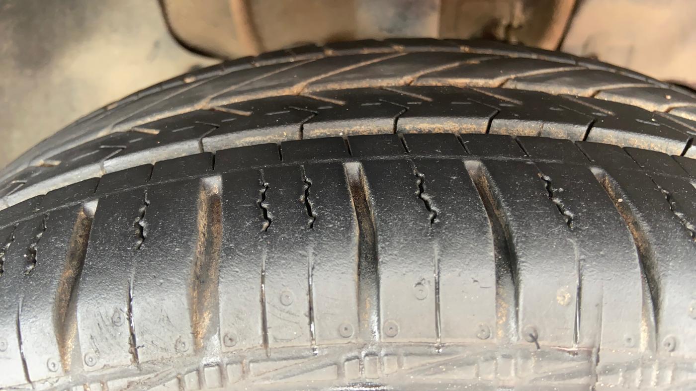 2018 Tata Tiago XT PETROL, Petrol, Manual, 42,296 km, Right Front Tyre Tread