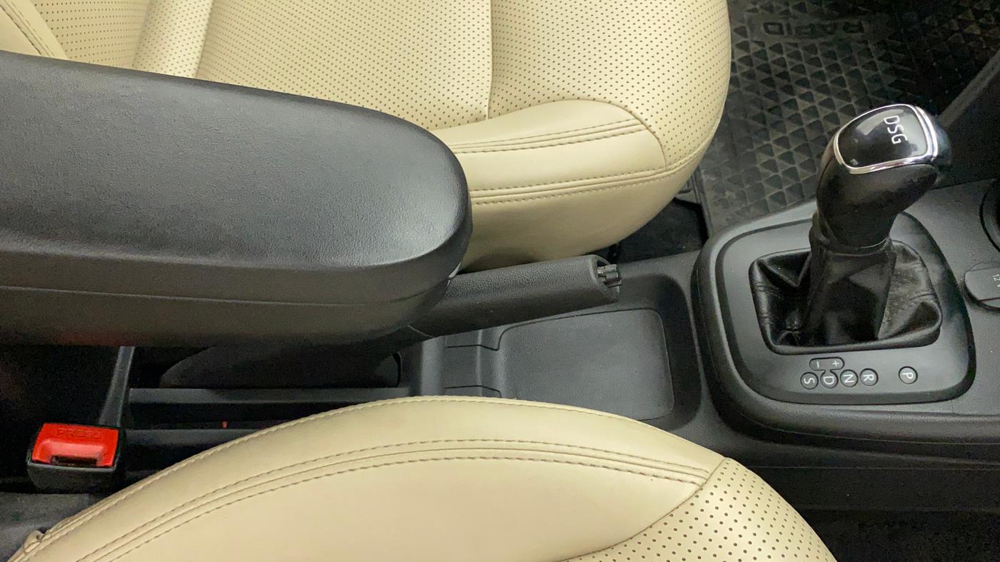 2018 Skoda Rapid AMBITION 1.5 TDI AT, Diesel, Automatic, 92,475 km, Gear Lever