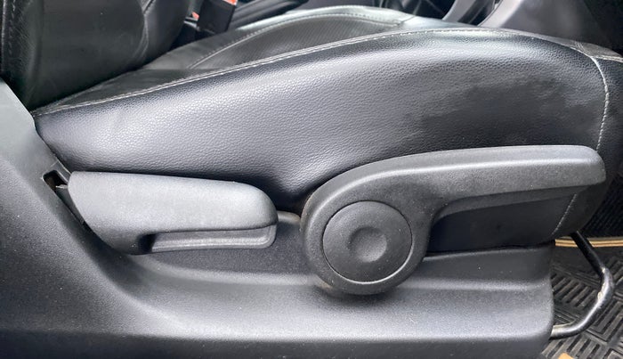 2018 Maruti Ciaz 1.4 S, Petrol, Manual, 54,898 km, Driver Side Adjustment Panel