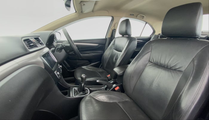 2018 Maruti Ciaz 1.4 S, Petrol, Manual, 54,898 km, Right Side Front Door Cabin