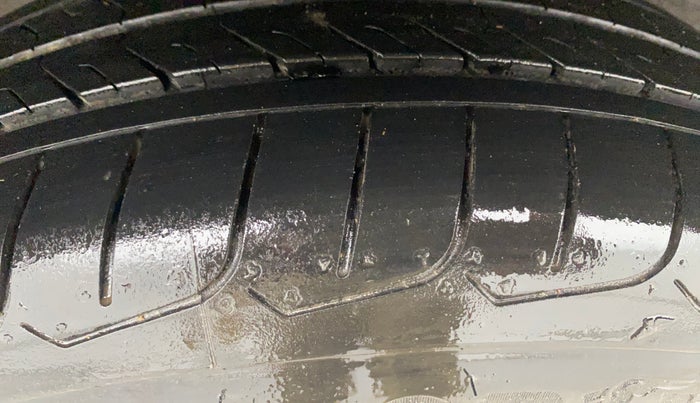 2018 Hyundai Verna 1.6 EX VTVT AT, Petrol, Automatic, 74,022 km, Right Rear Tyre Tread