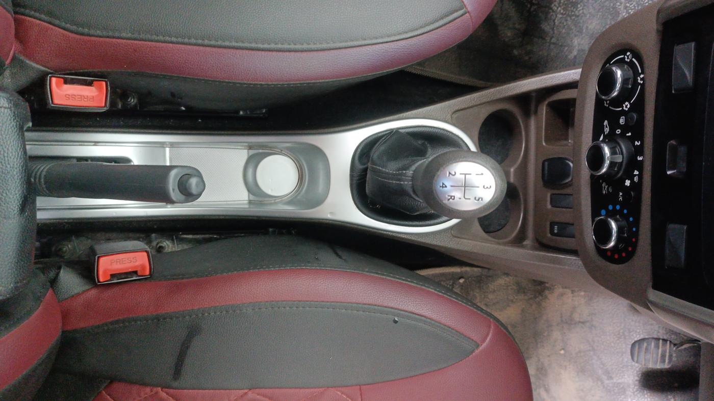 2018 Renault Duster RXS PETROL, Petrol, Manual, 58,428 km, Gear Lever