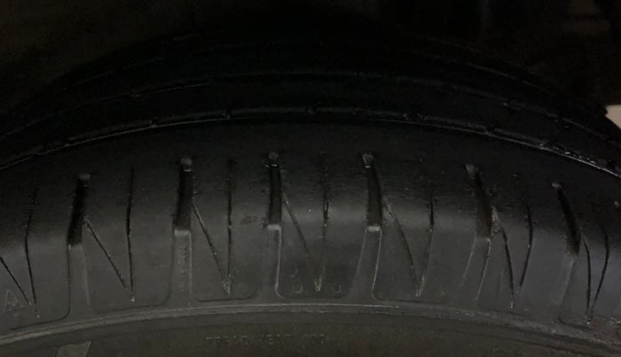 2020 KIA SONET GTX PLUS 1.0 DCT, Petrol, Automatic, 29,298 km, Left Rear Tyre Tread