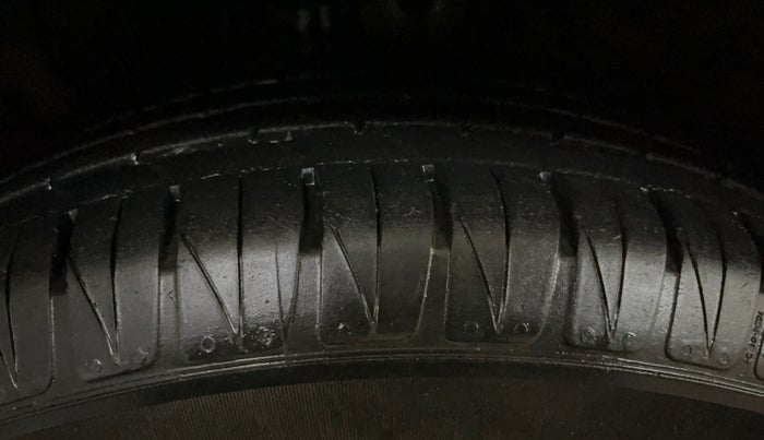 2020 KIA SONET GTX PLUS 1.0 DCT, Petrol, Automatic, 29,298 km, Right Front Tyre Tread