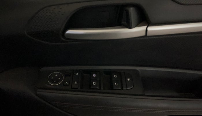 2020 KIA SONET GTX PLUS 1.0 DCT, Petrol, Automatic, 29,298 km, Driver Side Door Panels Control