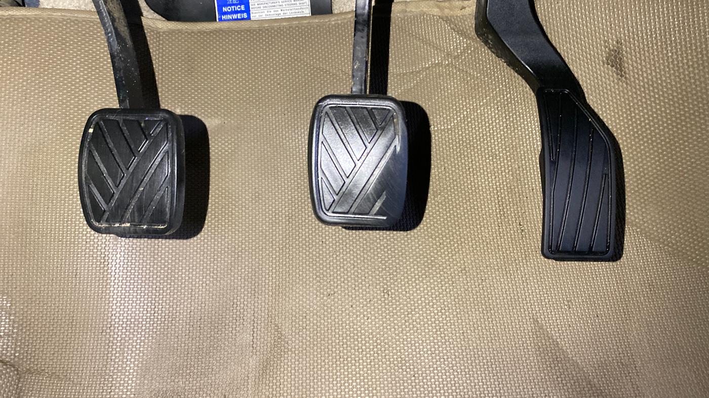2015 Maruti Ertiga VDI SHVS, Diesel, Manual, 94,919 km, Pedals