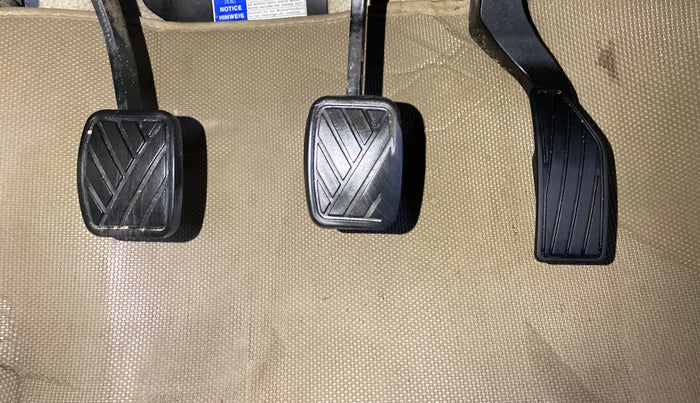 2015 Maruti Ertiga VDI SHVS, Diesel, Manual, 94,919 km, Pedals