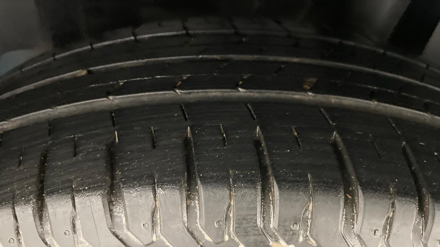 2020 Maruti XL6 ZETA SHVS, Petrol, Manual, 8,266 km, Left Rear Tyre Tread