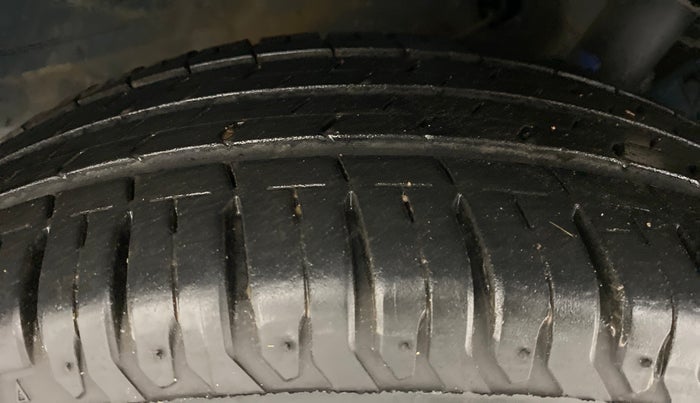 2020 Maruti XL6 ZETA SHVS, Petrol, Manual, 8,266 km, Right Front Tyre Tread