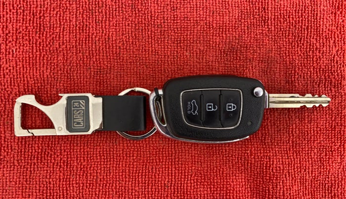 2018 Hyundai Xcent SX 1.2, Petrol, Manual, 22,619 km, Key Close Up