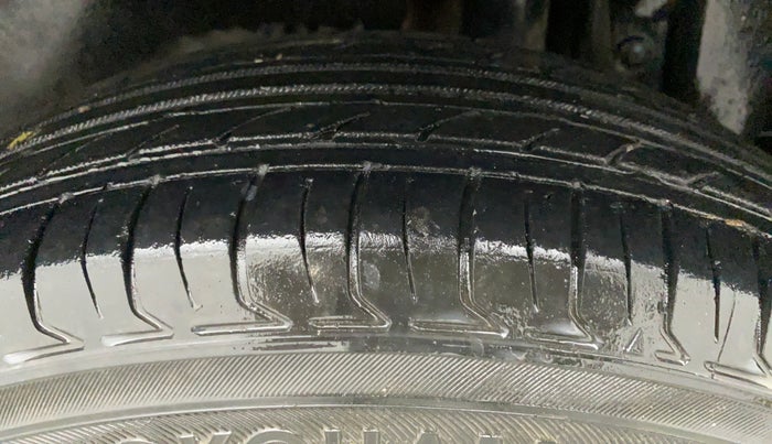 2012 Maruti Swift LXI, Petrol, Manual, 52,991 km, Left Rear Tyre Tread