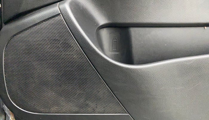 2012 Maruti Swift LXI, Petrol, Manual, 52,991 km, Infotainment system - Front speakers missing / not working