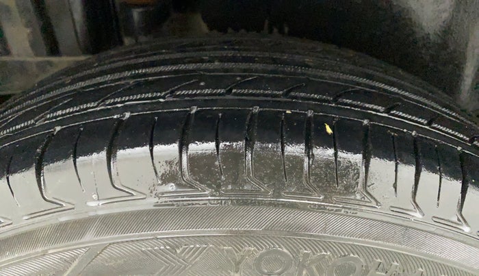 2012 Maruti Swift LXI, Petrol, Manual, 52,991 km, Right Rear Tyre Tread