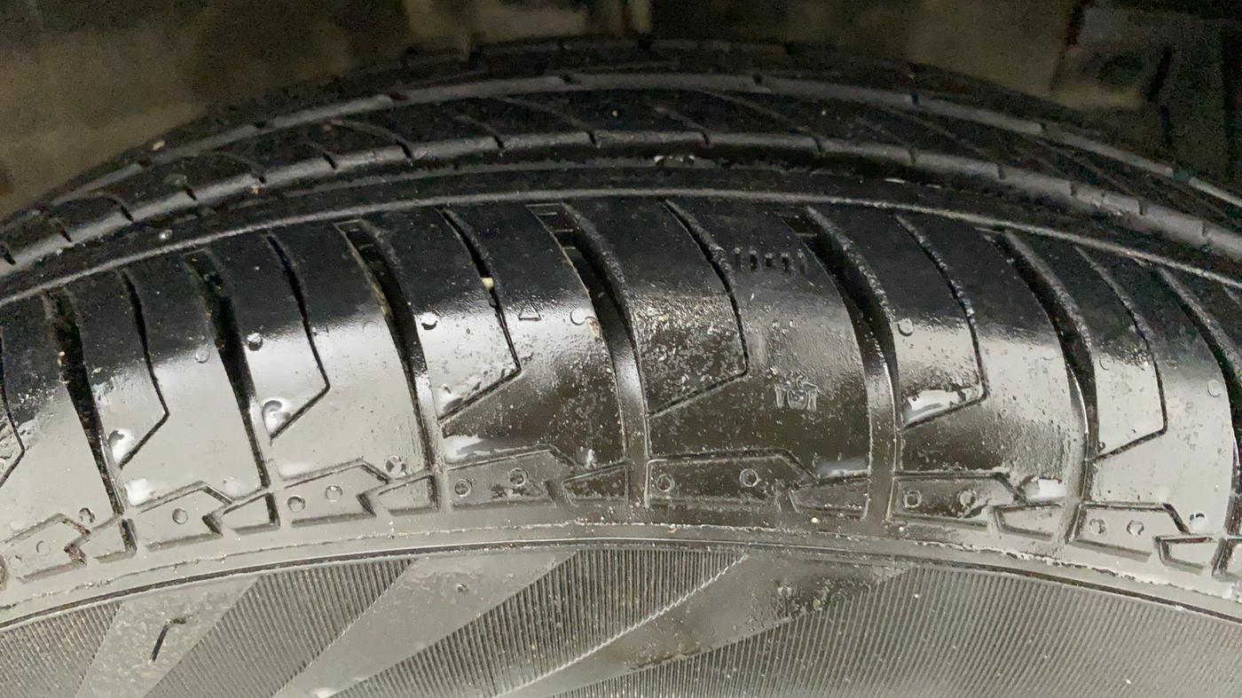 2012 Maruti Swift LXI, Petrol, Manual, 52,991 km, Right Front Tyre Tread