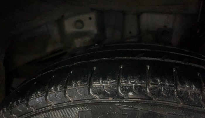 2016 Hyundai Eon ERA +, Petrol, Manual, 53,770 km, Left Rear Tyre Tread