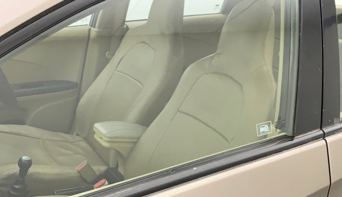 2014 Honda Brio S MT, Petrol, Manual, 56,374 km, Front passenger door - Weather strip has minor damage