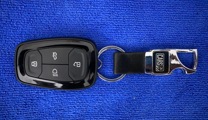 2022 Tata NEXON XZ PLUS (HS) PETROL, Petrol, Manual, 17,501 km, Key Close Up