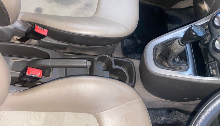 2016 Hyundai i10 SPORTZ 1.1, Petrol, Manual, 36,455 km, Gear Lever