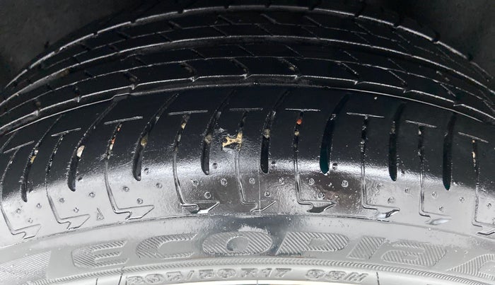 2019 Ford Ecosport 1.5 TITANIUM SIGNATURE TI VCT (SUNROOF), Petrol, Manual, 17,369 km, Right Front Tyre Tread
