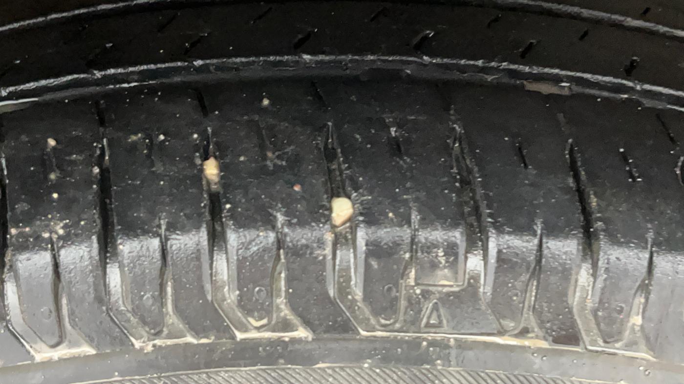 2021 Maruti Ertiga ZXI SHVS, Petrol, Manual, 20,062 km, Right Front Tyre Tread