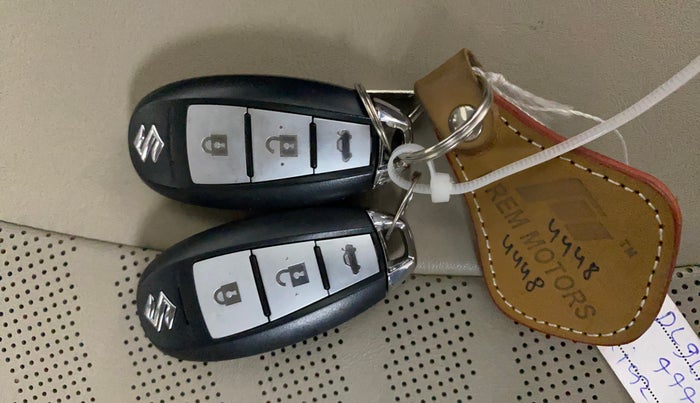 2021 Maruti Ciaz ZETA 1.5 SHVS MT PETROL, Petrol, Manual, 72,376 km, Key Close Up