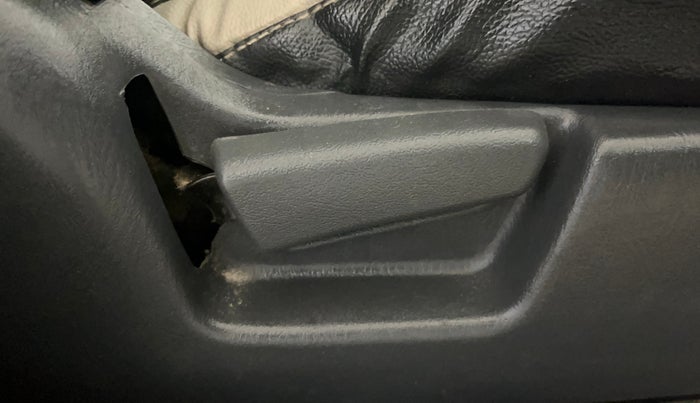 2016 Maruti Alto K10 LXI CNG, CNG, Manual, 62,700 km, Driver Side Adjustment Panel