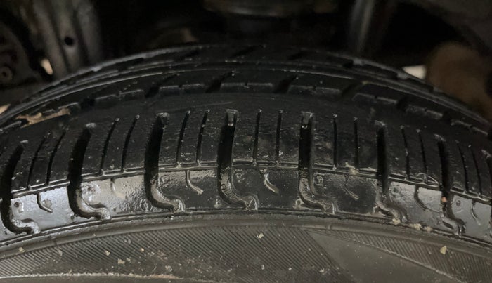 2016 Maruti Alto K10 LXI CNG, CNG, Manual, 62,700 km, Right Rear Tyre Tread