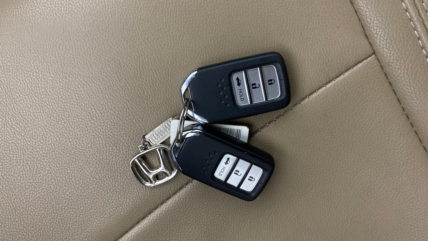 2019 Honda Amaze 1.5L I-DTEC V CVT, Diesel, Automatic, 1,12,428 km, Key Close Up