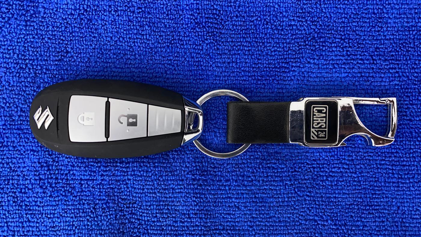 2018 Maruti Baleno ZETA PETROL 1.2, Petrol, Manual, 44,394 km, Key Close Up