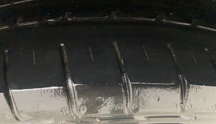 2016 Hyundai Creta SX PLUS 1.6 PETROL, Petrol, Manual, 1,19,767 km, Left Rear Tyre Tread