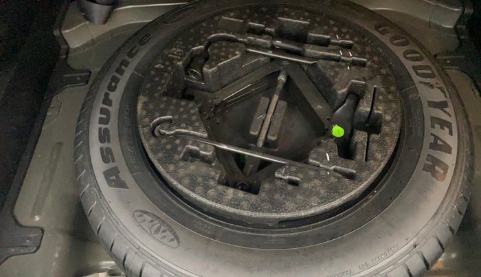 2016 Hyundai Creta SX PLUS 1.6 PETROL, Petrol, Manual, 1,19,767 km, Spare Tyre